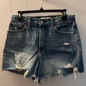 Abercrombie and fitch high rise mom short. Size 29